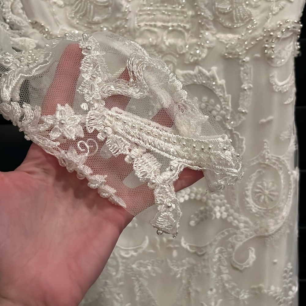 GORGEOUS!!! NWT! “Calla Blanche” Style 17121 Wedding Dress Size 8! - Picture 12 of 16